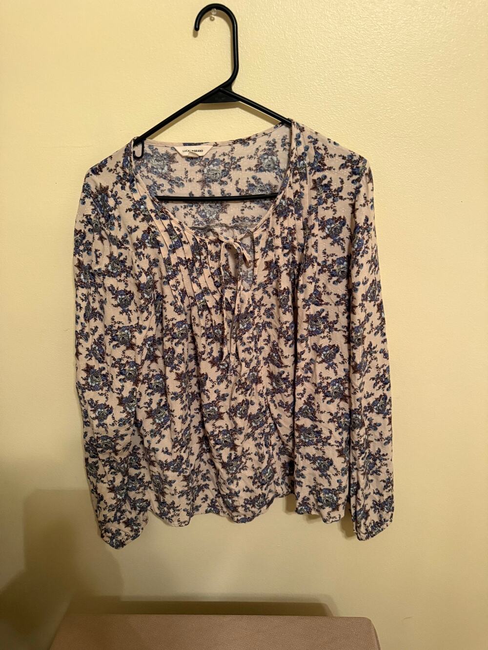 Lucky Brand Women’s Large Blue Floral Long Sleeve Peasant Blouse Tie Neck
